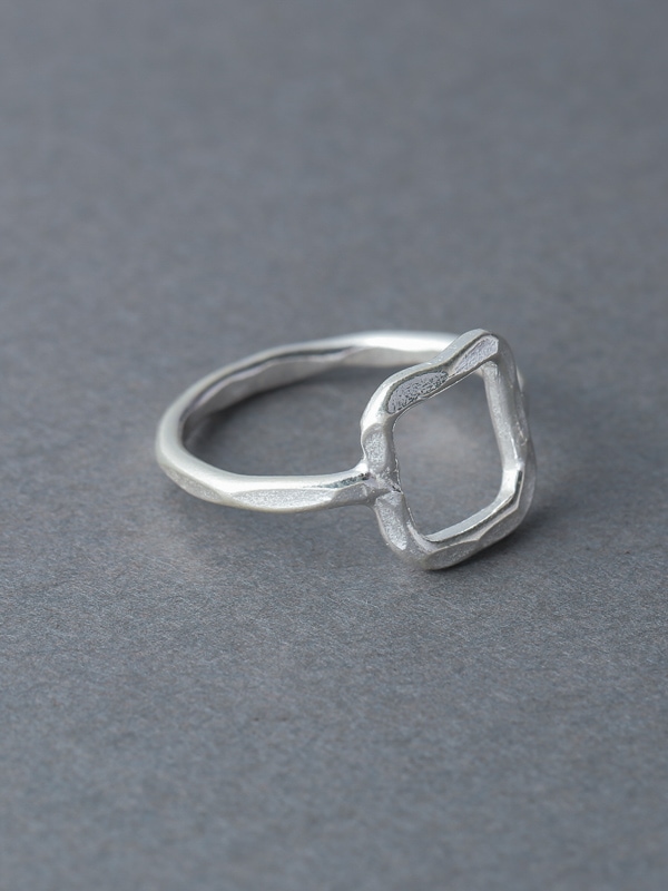 在庫問合せください】カレンシルバー リング（スクエアモチーフ