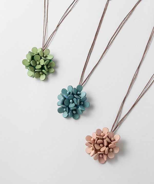 ウッド ハナトップブローチ兼用 ネックレス A25SPN022｜KANKAN ONLINE