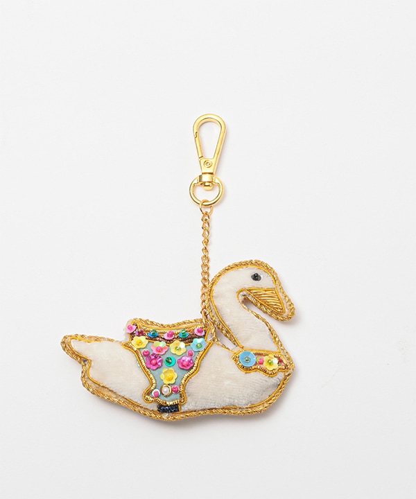 ザリ刺繍 スワン バッグチャーム（キーホルダー） ｜KANKAN ONLINE