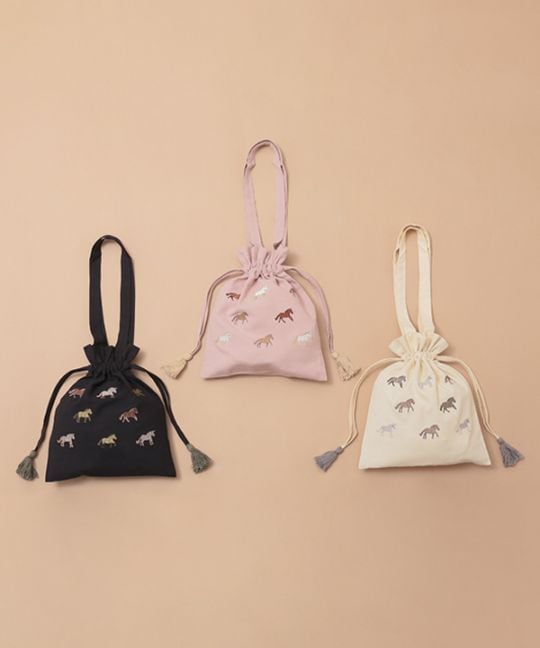 ウマ刺繍巾着バッグ M26-2781｜KANKAN ONLINE SHOP【公式】