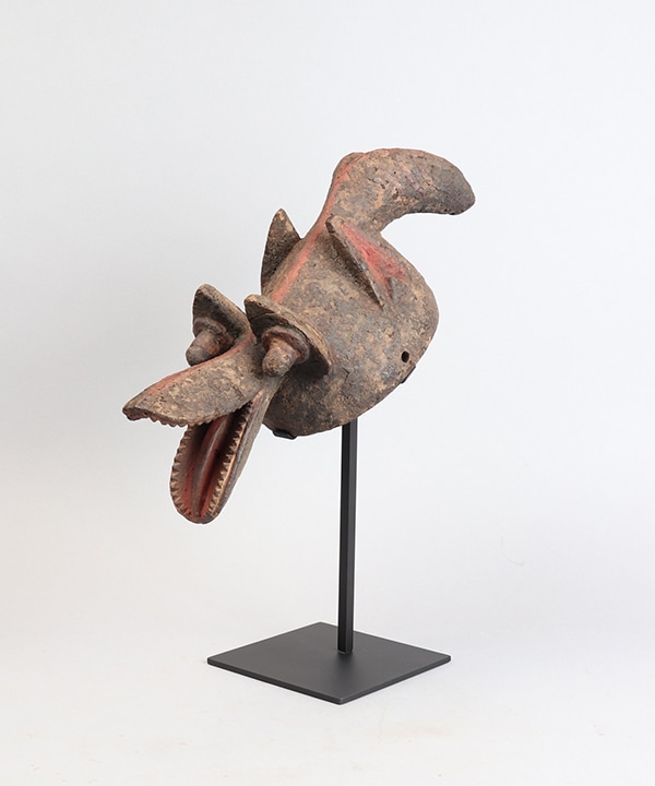 呪物　フェティッシュ　マンビラ族　アフリカ　カメルーン　土人形　置物　民芸品 Amazon.co.jp: 呪物 アフリカ 木像 木彫り 置物 人形