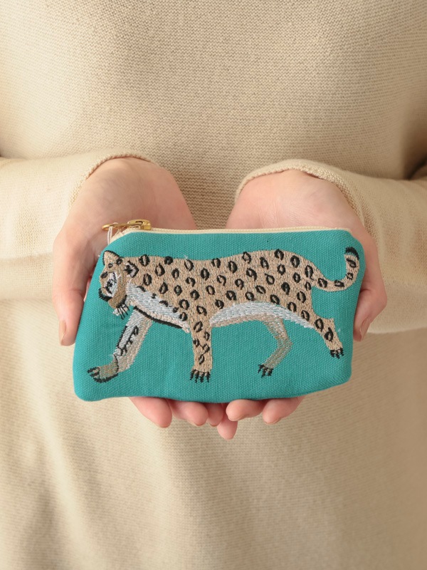 レオパード刺繍ポーチ M26-1734｜KANKAN ONLINE SHOP【公式】