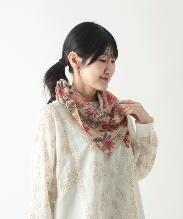 アンティークな花柄スカーフ｜KANKAN ONLINE SHOP【公式】