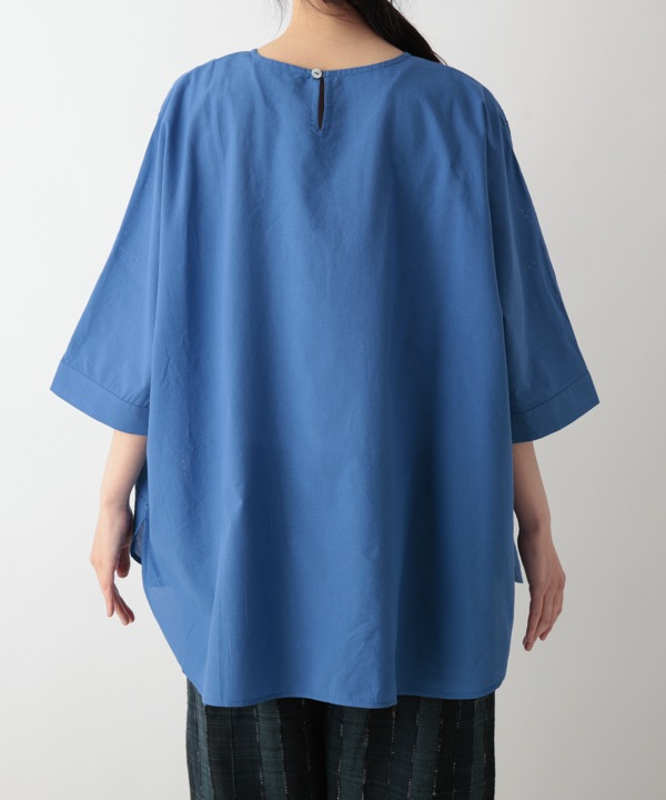 四角のなかのタイルのようなシフリー刺繍ルーズチュニック｜KANKAN