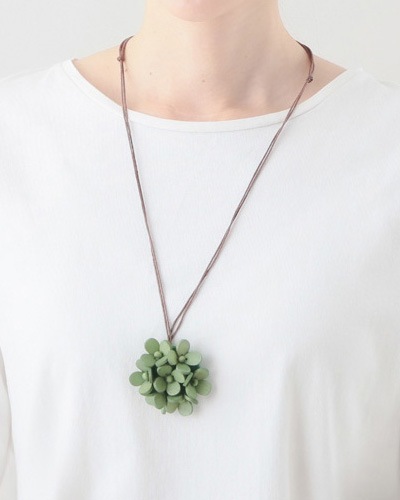 ウッド ハナトップブローチ兼用 ネックレス A25SPN022｜KANKAN ONLINE