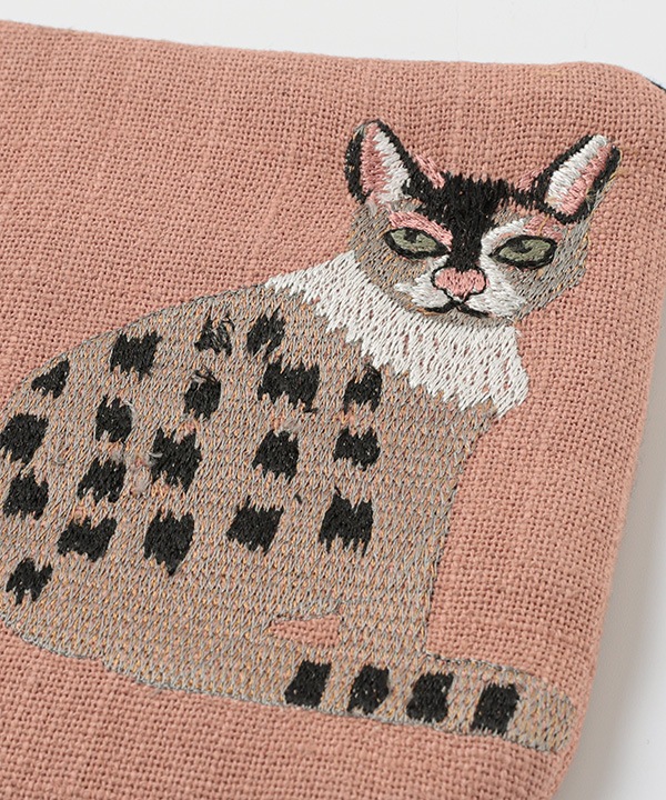 アニマル刺繍ポーチ M26-1957（BEツインキャット /BKダルメシアン