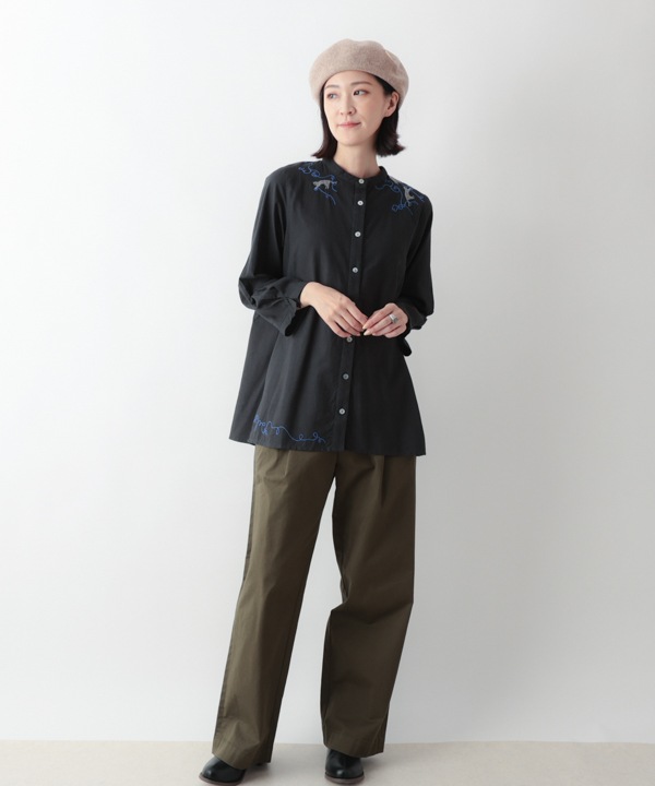 カッスルクームガーデン／総刺繍 リネンコットンブラウス ブラック 長袖 カッスルクームガーデン／総刺繍 リネンコットンブラウス