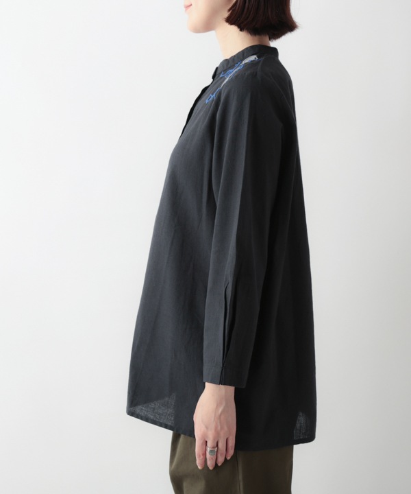 カッスルクームガーデン／総刺繍 リネンコットンブラウス ブラック 長袖 カッスルクームガーデン／総刺繍 リネンコットンブラウス