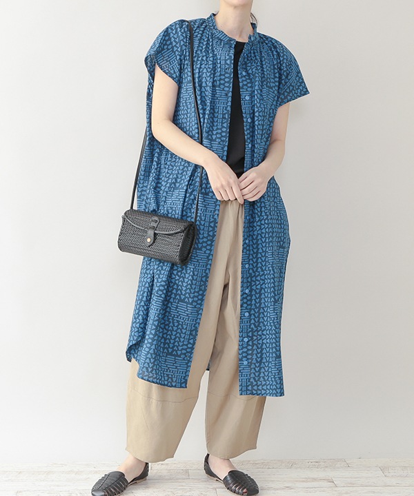20％OFF】壁画のような柄バイカラープリントシャツワンピース｜KANKAN