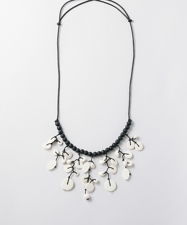 ���å� �ե�åȥ�������֤鲼���� �ͥå��쥹 A25SPN053WH