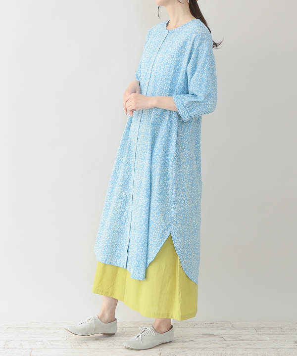 リーフプリントコットンサッカー前開ワンピース｜KANKAN ONLINE SHOP