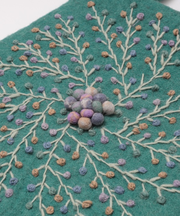 30％OFF】ウール ラディアル刺繍 卵型フェルトバッグ｜KANKAN ONLINE