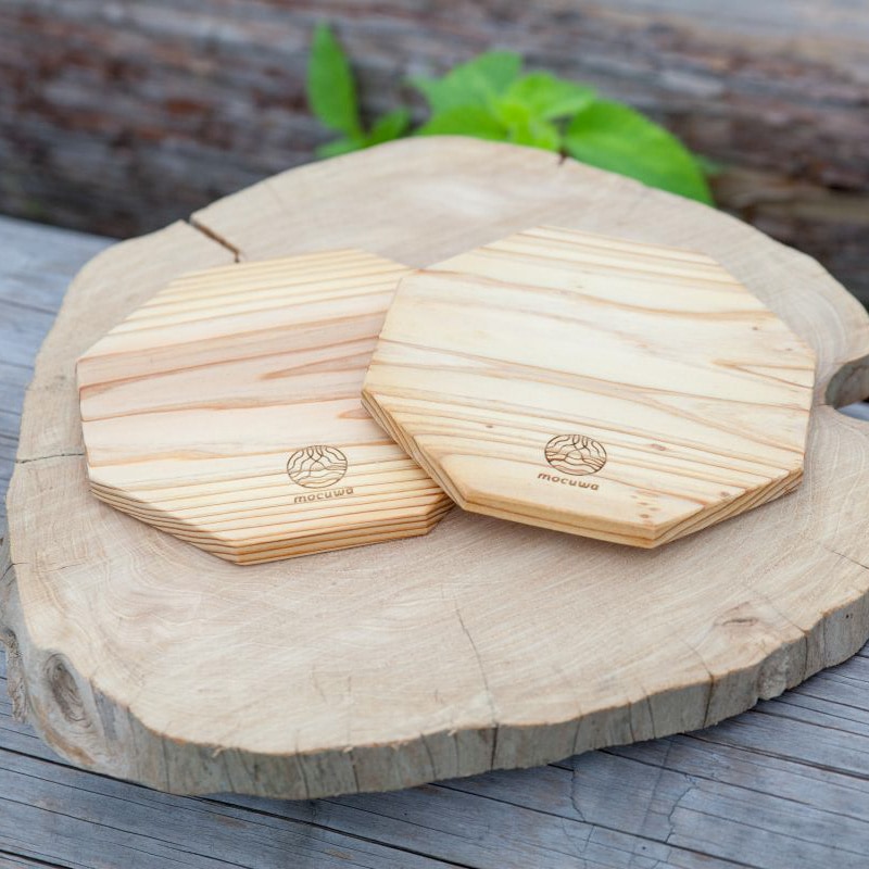 木のぬくもりを食卓に-八角形の鍋敷き- [夢木香]