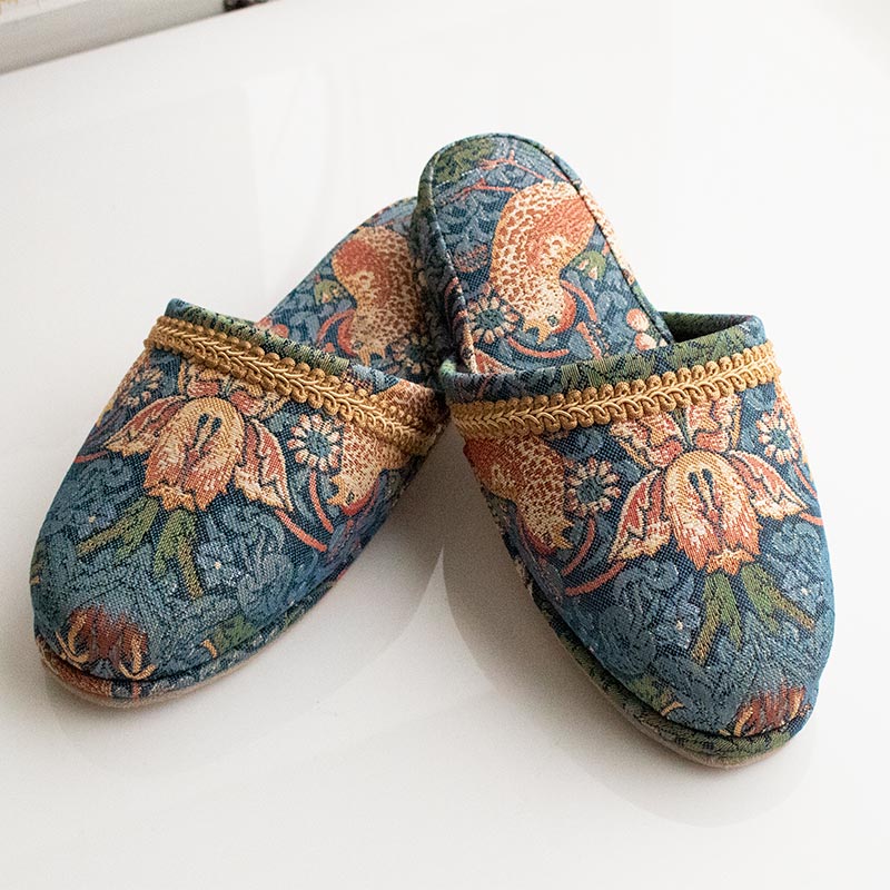 Jennifer Taylor/ジェニファーテイラー Strawberry Thief/いちご泥棒 スリッパ