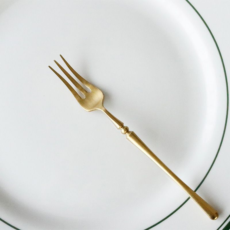 ゴールドデザートフォーク 15cm 高級感漂うマット仕上げ おしゃれカトラリー 和洋食器にも映える