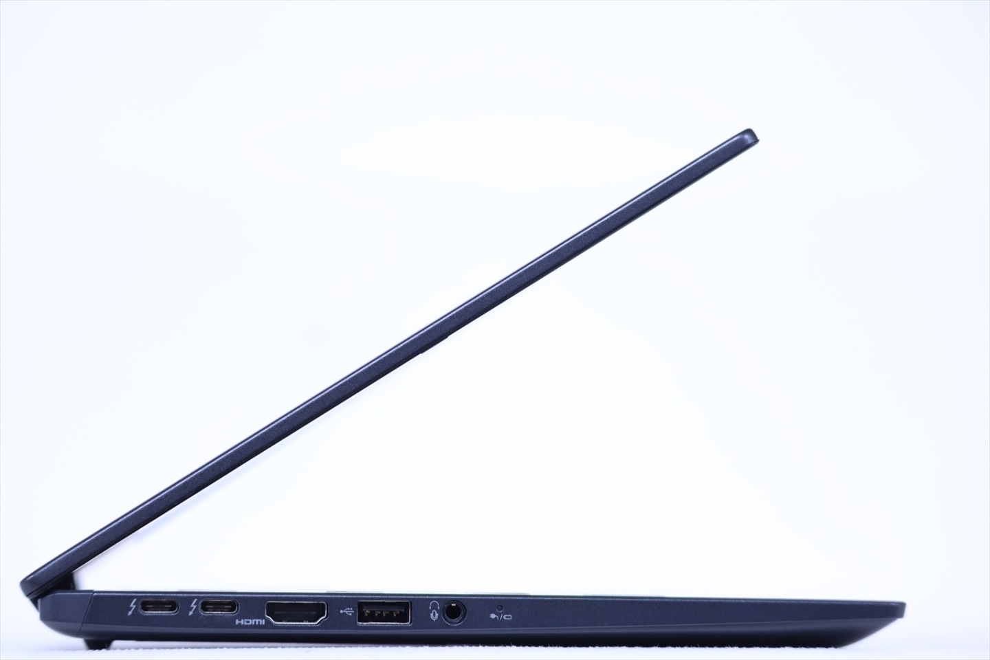ダイナブック 東芝 バッテリー良 2024年薄軽量快速モデル 13世代Corei3