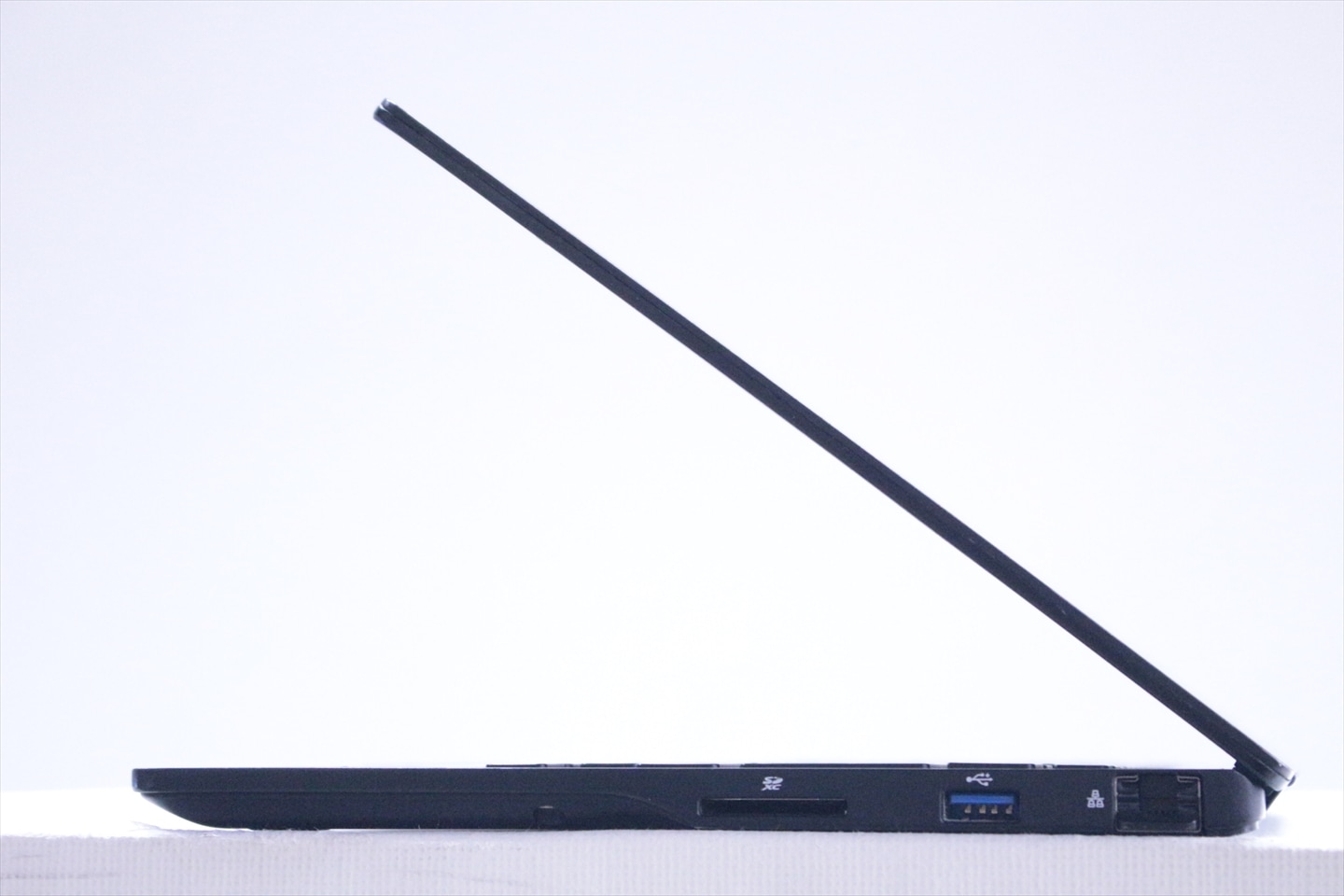 【超軽量】富士通 LIFEBOOK U9311/F Core i7-1185G7 富士通 バッテリー良 2022年薄軽量パワフルモデル 11世代Corei7