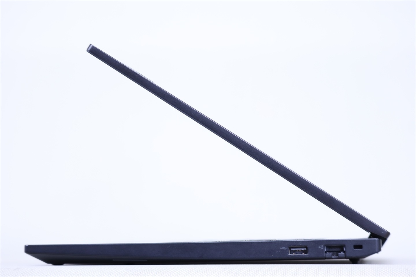 レノボ 2023年16型WUXGA液晶快速モデル 13世代Corei5 ThinkPad E16