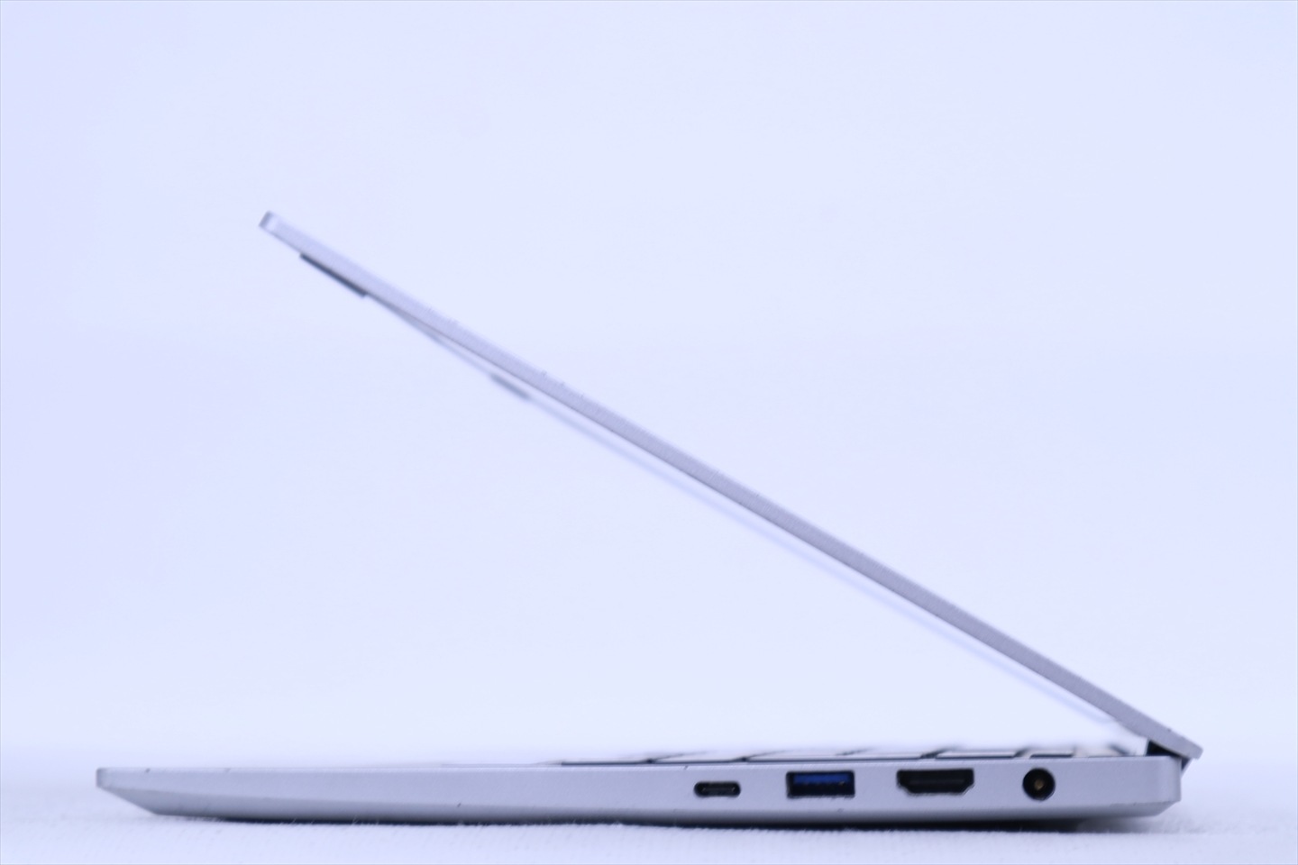 マウスコンピューター 2021年32G薄軽量パワフルクリエイターモデル