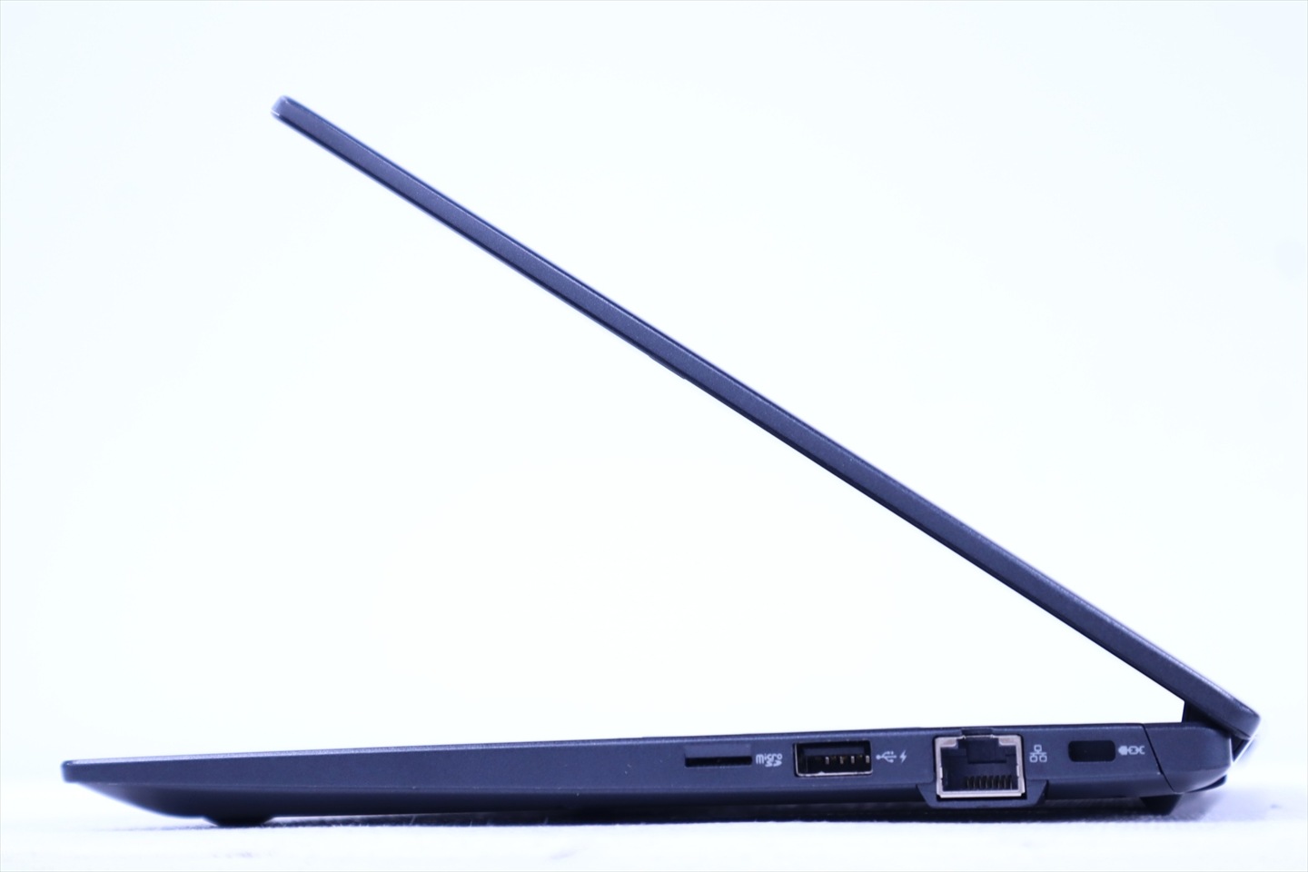 ダイナブック 東芝 2023年薄軽量快速モデル 12世代Corei5 dynabook G83