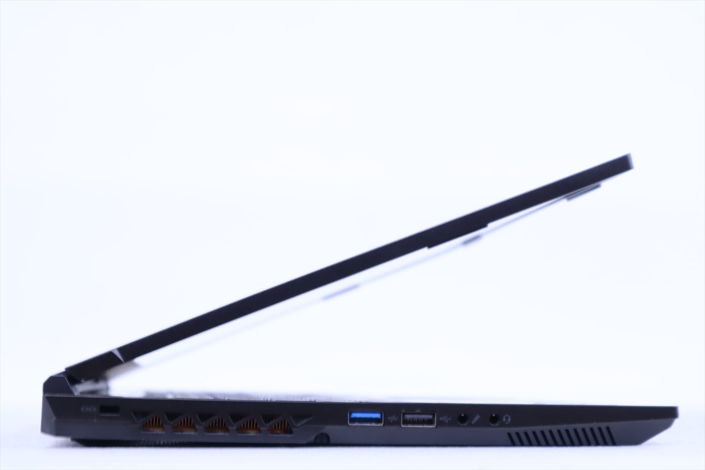 マウスコンピューター 2022年GeForce搭載ライトゲーミングPC 12世代
