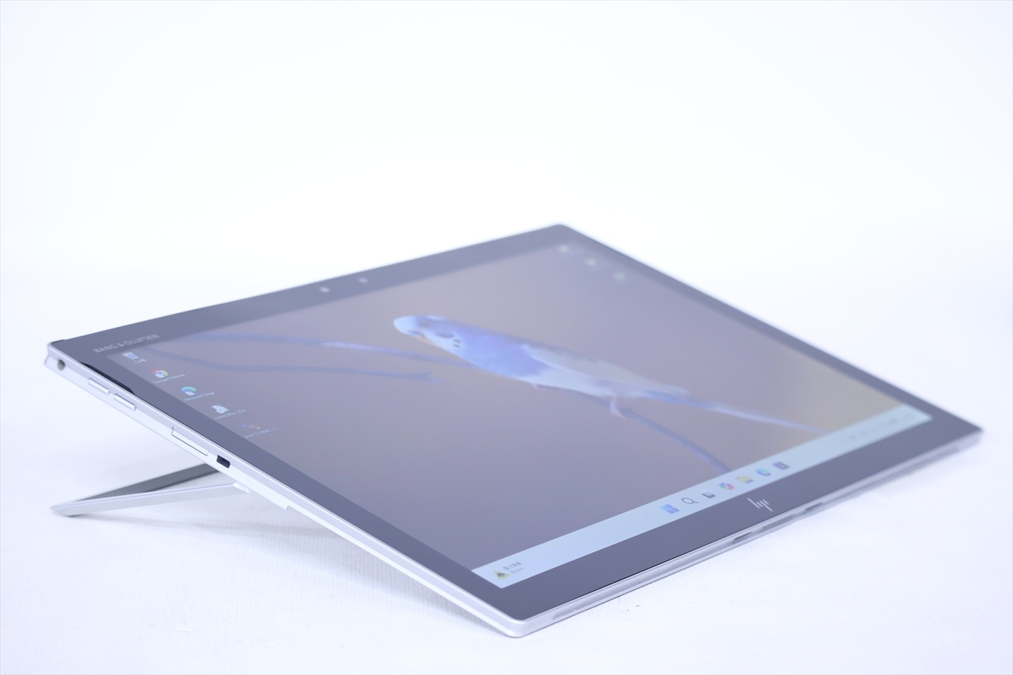 ノートパソコン 良品 純正キーボード付属 2025年薄型タブレットPC HP