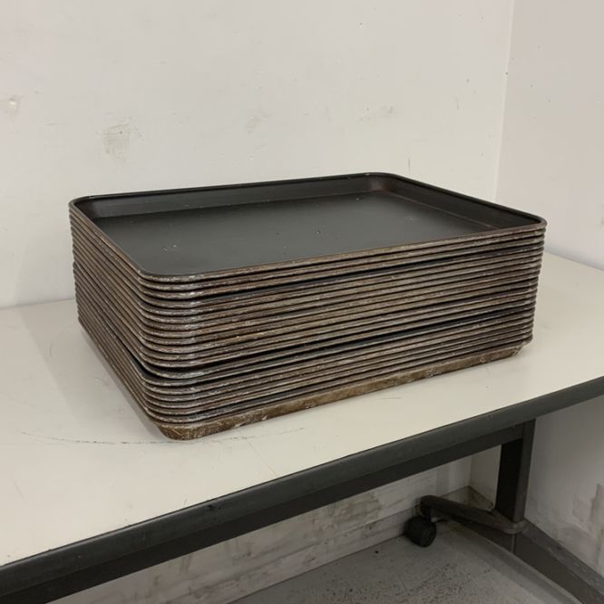 中古】 A08595 6取りアルミ天板 20枚入り W530 x D380 x H30 mm(1枚