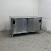 ����š� A09255 Ĵ����   ���ƥ�쥹 ���պ�ȥơ��֥� W1500 x D600 �� H900 mm���ڶ�̳�ѡۡڿ�˼�ѡۡڲȺ⤪�ޤ����ء�