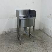 ステンレス1層シンク 流し台 業務用 厨房機器 中古】 A06555 1槽シンク 台付き(右) W1800 x D650 x H800(+150) mm