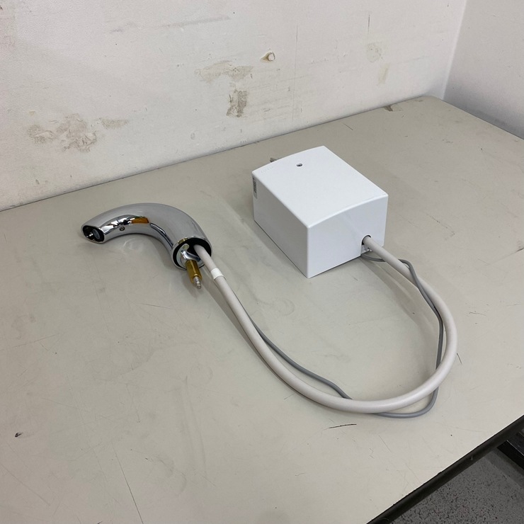 TOTO 自動水栓 TEN84G (100V) アクアオート 2020年製 ラスト1台です。 TOTO