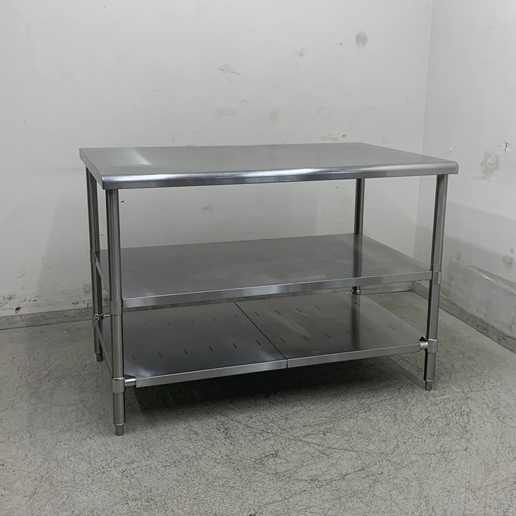 美品　鉄製作業台　調理台　厨房テーブル 中古】 A08775 作業台 中棚付き ステンレス 作業テーブル W1200 x D750