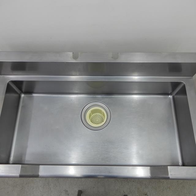 󥯡šW1100xD600xH800(+150)mmХåɤ