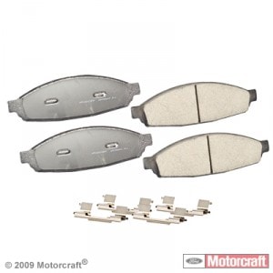 ブレーキパッド　フロント＜2003-2005　リンカーン　アビエーター　4.6L＞純正品