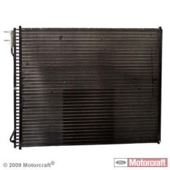 A/Cコンデンサー＜2000-2005 フォード　エクスカージョン　5.4L/6.0L/6.8L/7.3L＞純正品