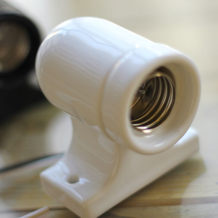 テレビエアソケット 壁板出口 シングルギャング 白 PC 88 x 86mm テレビエアソケット 壁板出口 シングルギャング 白 PC 88 x 86mm