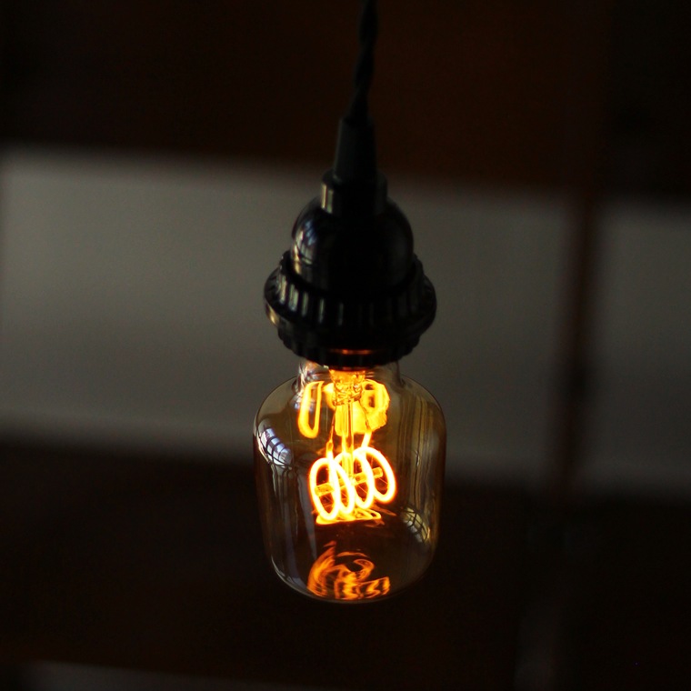 エジソンバルブLED E26スパイラル ボトルゴールド(調光器対応)