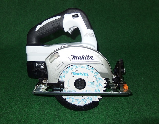 マキタ HS470DGSW 14.4V-6.0Ah-125mm充電式ブラシレスマルノコ サメ肌 