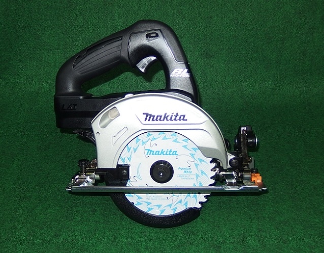 Makita - マキタ充電式マルノコHS470DZSB本体のみ マキタ HS470DZSB 14.4V-125mm充電式ブラシレスマルノコ サメ肌