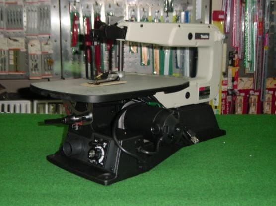 【中古】makita マキタ MSJ401 糸ノコ盤 テーブル傾斜角 左45度 右 15度 軟木や薄板などの中抜き加工に【ハンズクラフト宮崎新名爪店】 マキタ MSJ401 糸ノコ盤 AC100V 新品 軟木や薄板などの中抜き加工 曲線