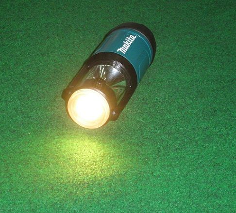 マキタ ML102 7.2V/10.8V差し込み式電池対応 充電式LEDランタン マキタ ML102 7.2V/10.8V差し込み式電池対応 充電式LEDランタン