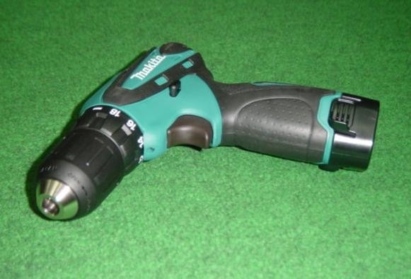 Makita 充電式ドライバドリルDF330DWX