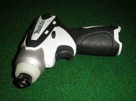 マキタ TD090DZW 10.8Vインパクトドライバ 最大締付けトルク:90N・m
