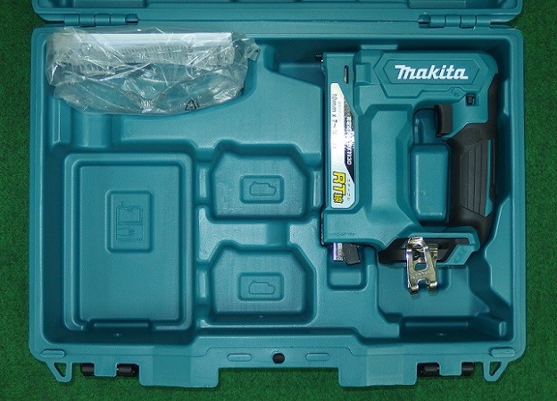 マキタ ST113DZK 10.8V RT線用充電式タッカ 本体のみ+ケース マキタ ST113DZK 10.8V RT線用充電式タッカ 本体のみ+ケース