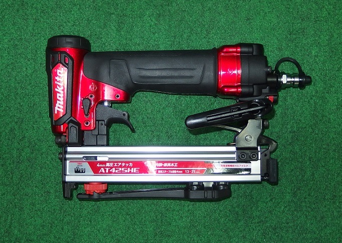 makitaマキタ AT425HB 4ｍｍ高圧エアタッカ【リライズ野田愛宕店】【中古】管理番号：2400010108068 makitaマキタ AT425HB 4mm高圧エアタッカ【リライズ野田愛宕店
