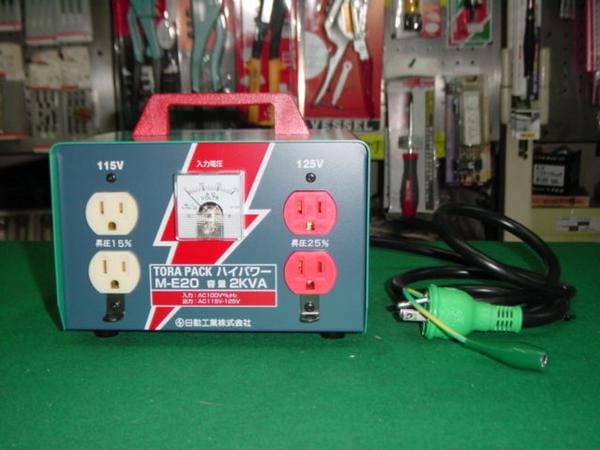 TORA PACK M-E20 変圧器 昇圧器 2KVA 日動工業 日動工業 TORA PACK ME-20型 変圧器 昇圧器 2KVA TORA PACK 中古 ○