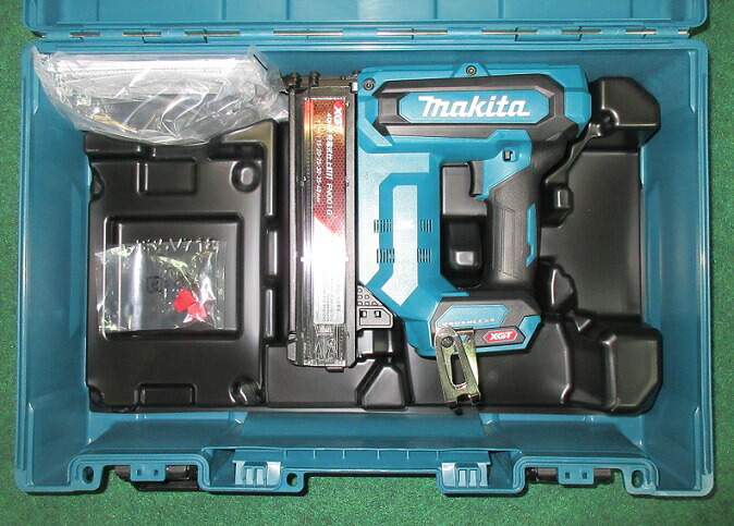 マキタ FN001GZK 40V-max 40mm充電式仕上釘打機 本体のみ+ケ－ス 