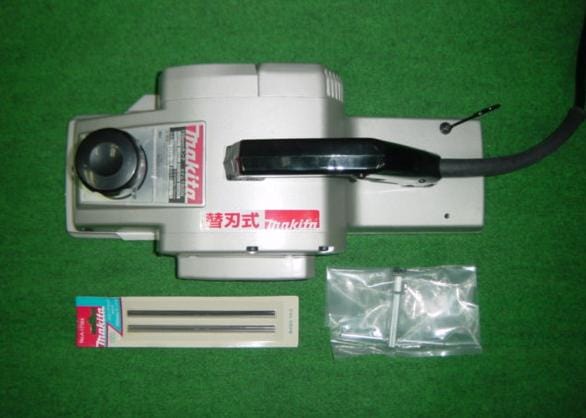 マキタ 1805Nsp 電気カンナ 最大切削幅:155mm 替刃式 AC100V 新品