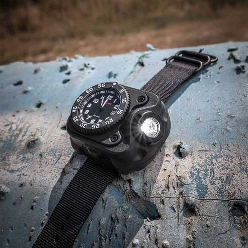 SUREFIRE ���奢�ե����䡼 ���ż��ꥹ�ȥ饤�� LED 2211-B-BK-SF������������