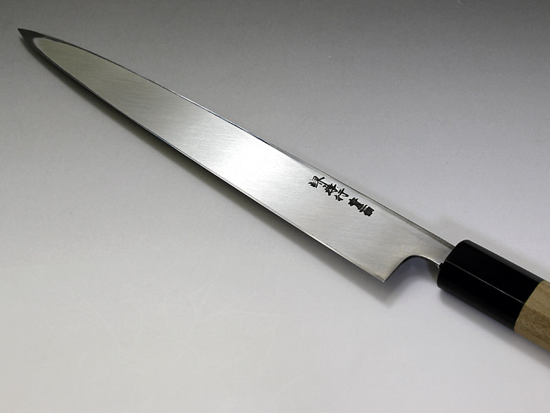 楽天市場】東周作 柳刃包丁 片刃 240mm 青紙2号 霞研ぎ仕上げ