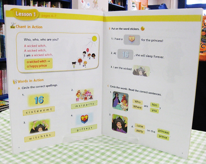 ワークブックの内容
劇の上演を終えた後、じっくり内容をおさらい。
英語力の定着につながります。